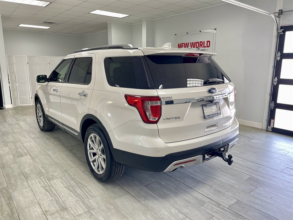 2016 Ford Explorer - $9,998