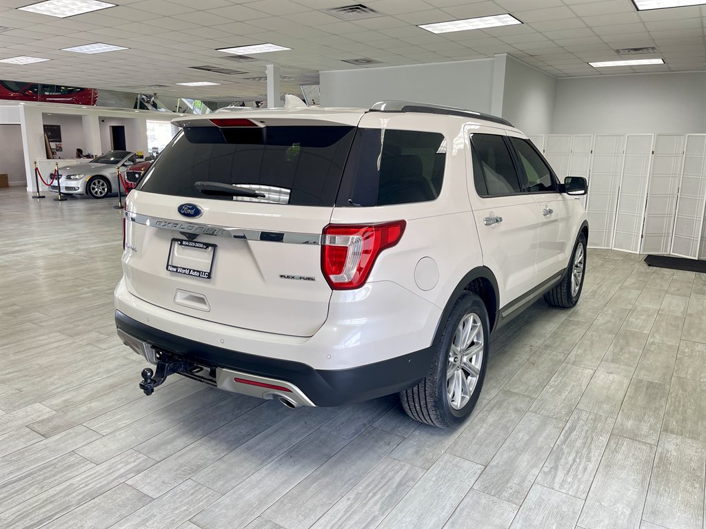 2016 Ford Explorer - $9,998