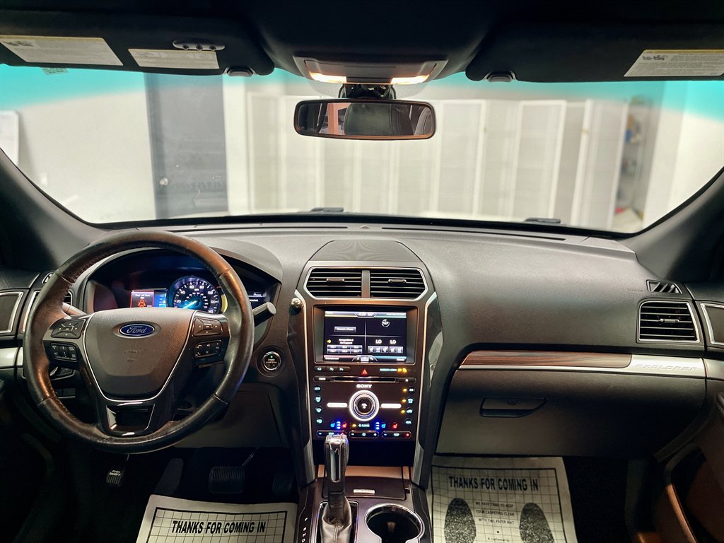 2016 Ford Explorer - $9,998