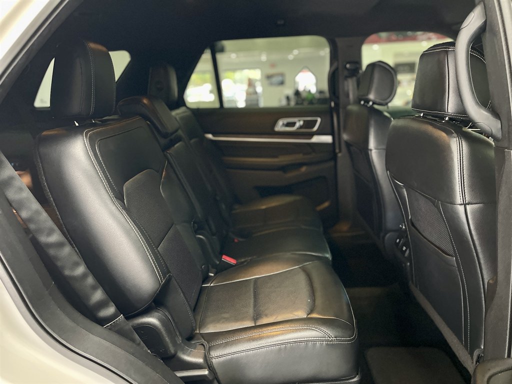 2016 Ford Explorer - $9,998