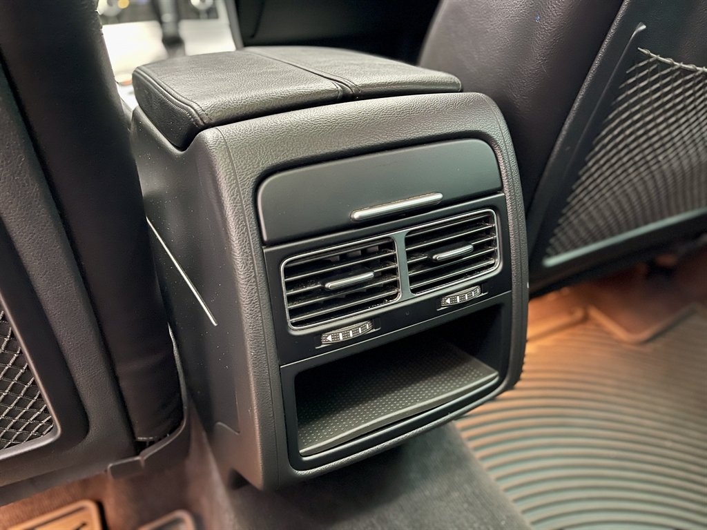 2017 Volkswagen Touareg - $8,998