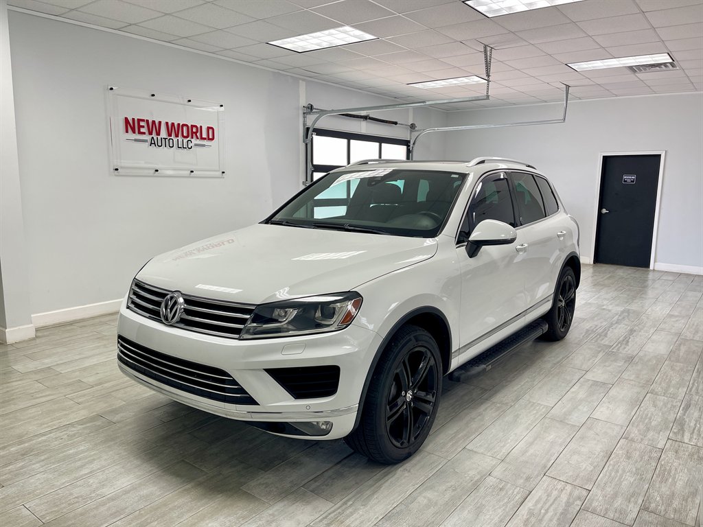 White 2017 Volkswagen Touareg SUV / Crossover Automatic