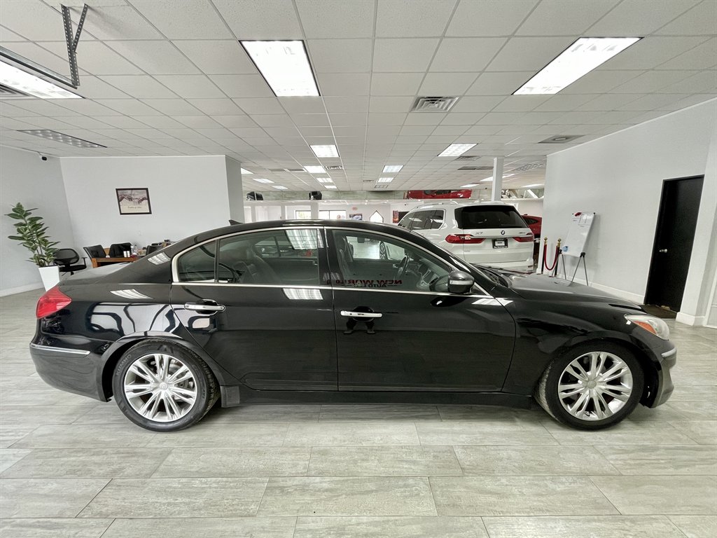 2012 Hyundai Genesis - $5,998