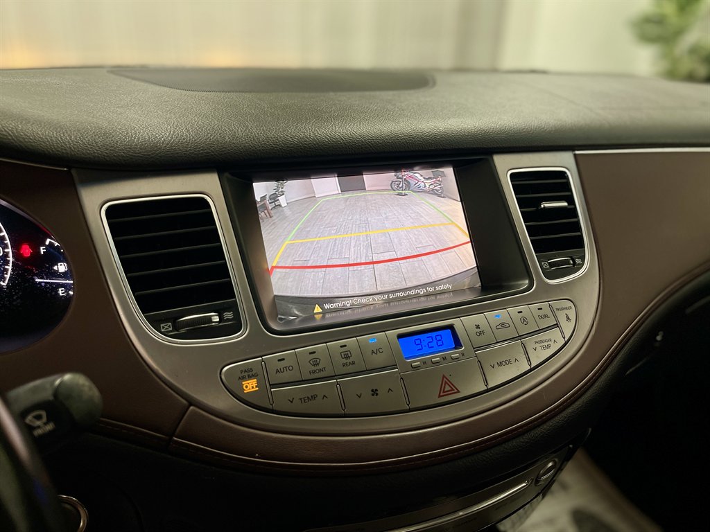 2012 Hyundai Genesis - $5,998