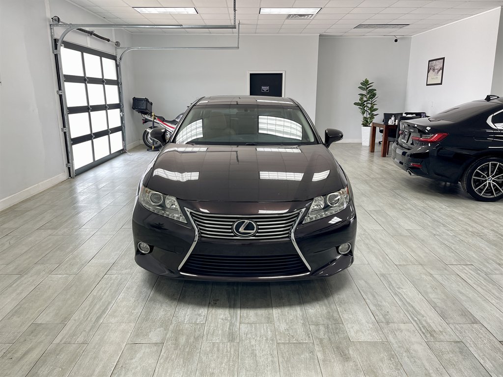 2015 Lexus ES - $15,998