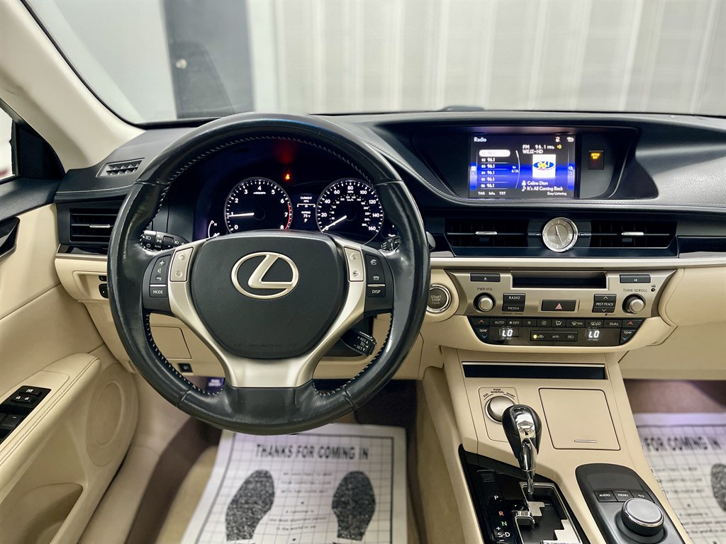 2015 Lexus ES - $15,998