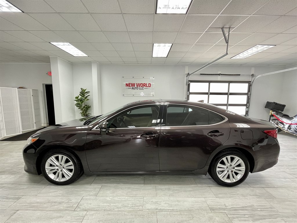 2015 Lexus ES - $15,998