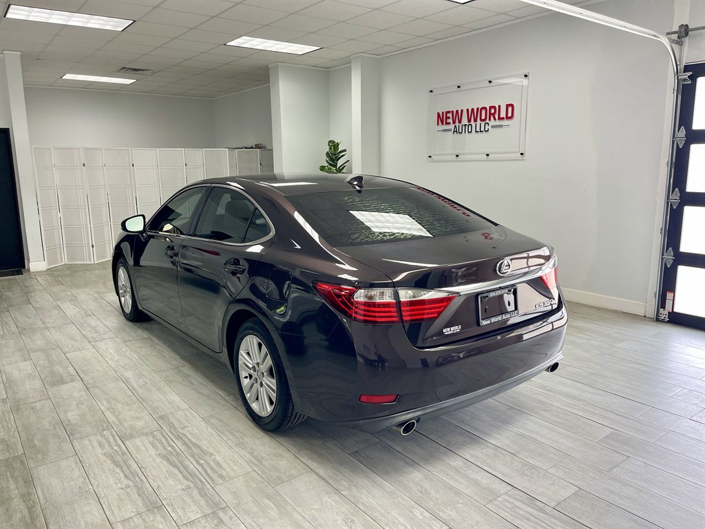2015 Lexus ES - $15,998