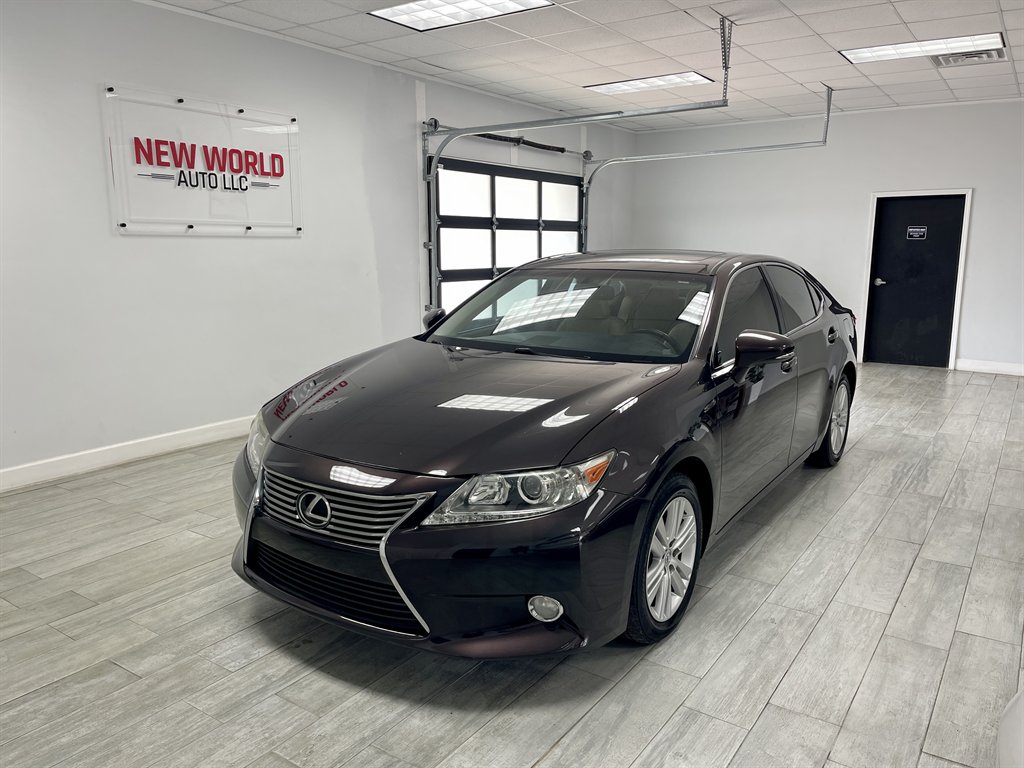 2015 Lexus ES - $15,998