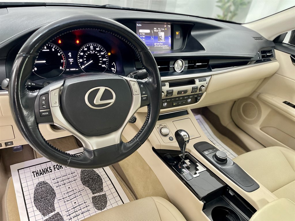 2015 Lexus ES - $15,998
