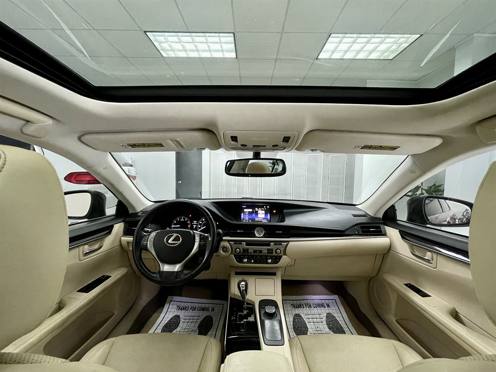 2015 Lexus ES - $15,998