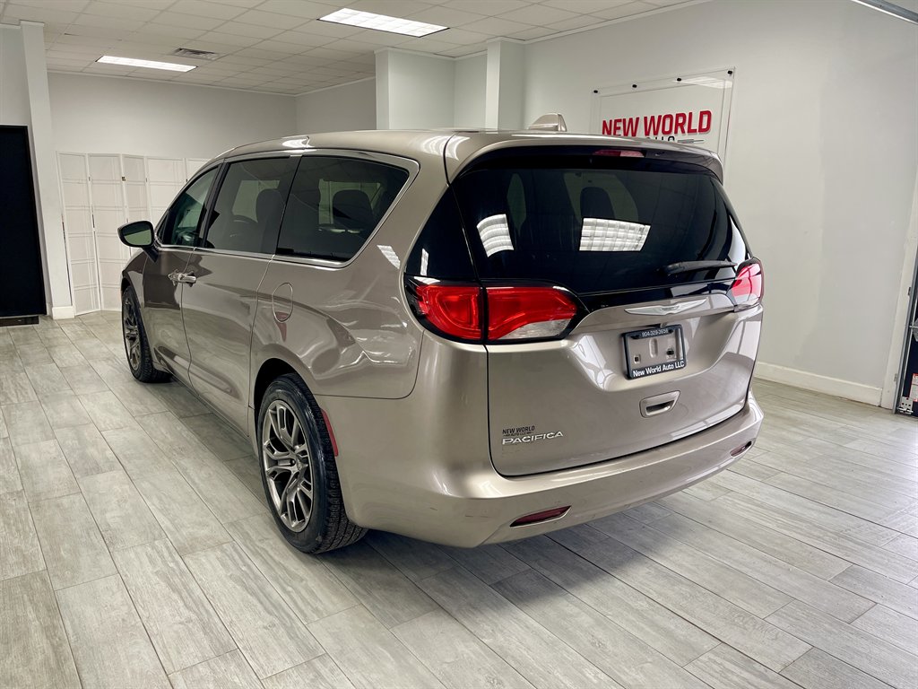 2017 Chrysler Pacifica - $9,998