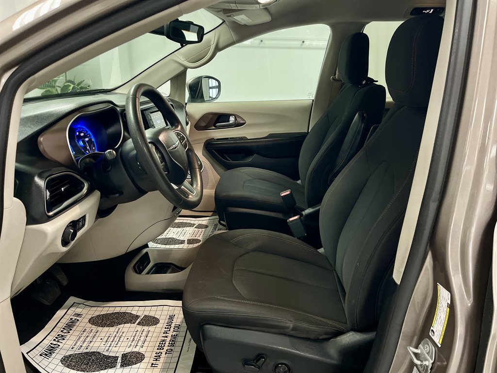 2017 Chrysler Pacifica - $9,998