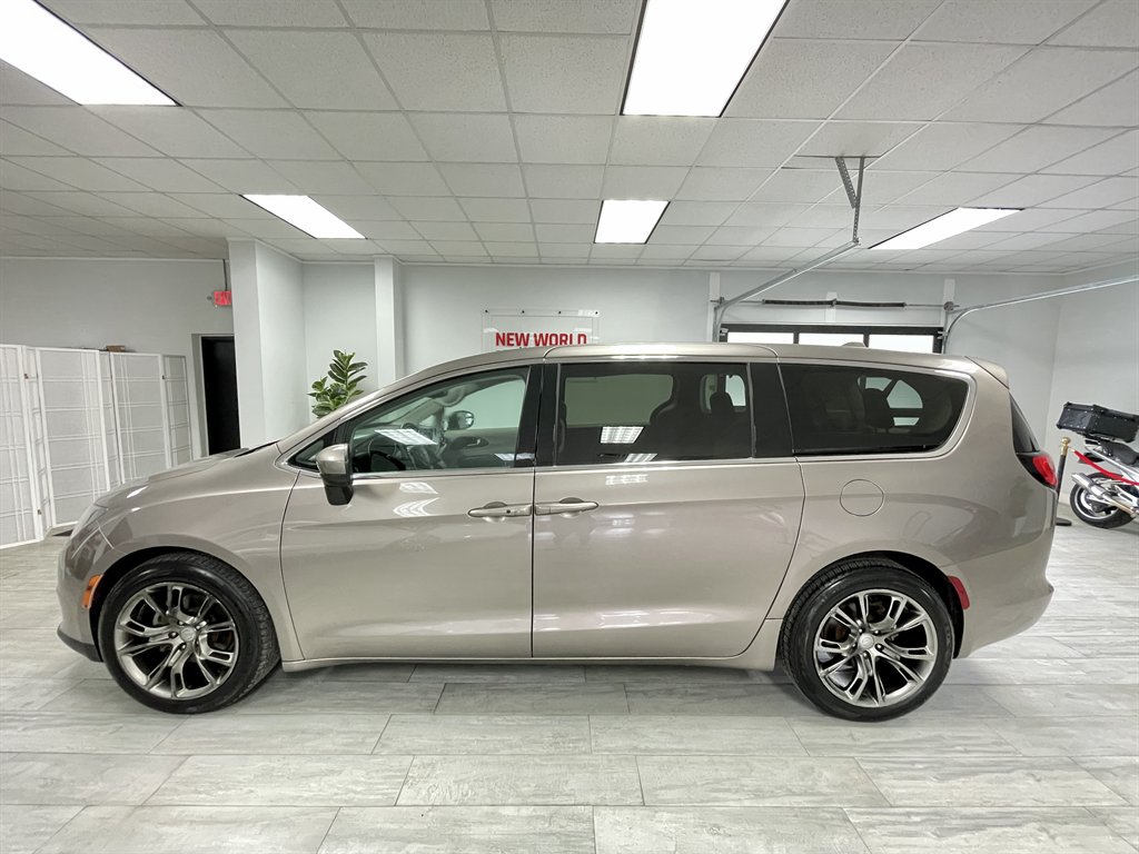 2017 Chrysler Pacifica - $9,998