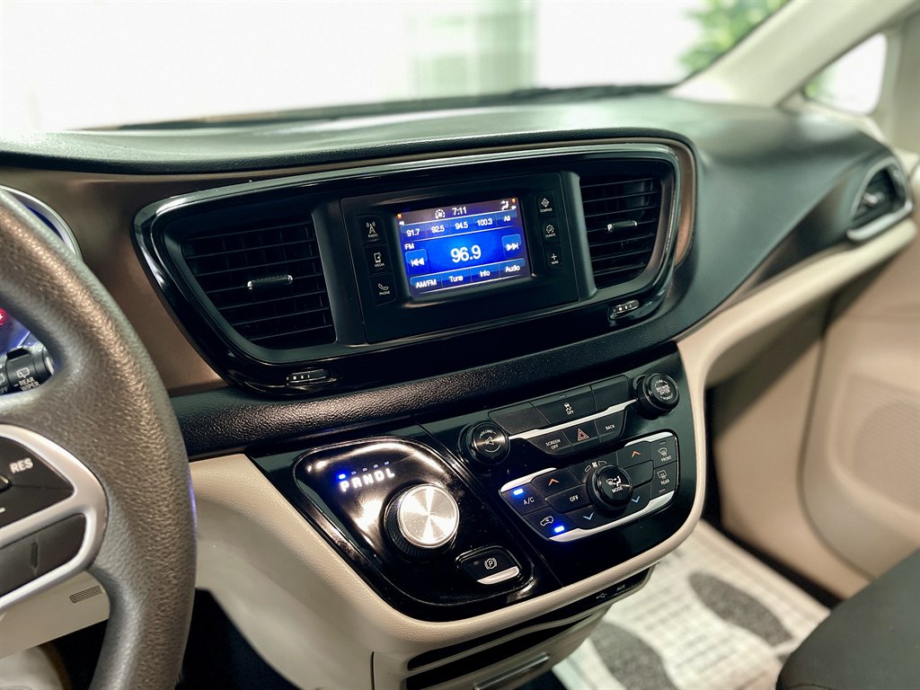 2017 Chrysler Pacifica - $9,998