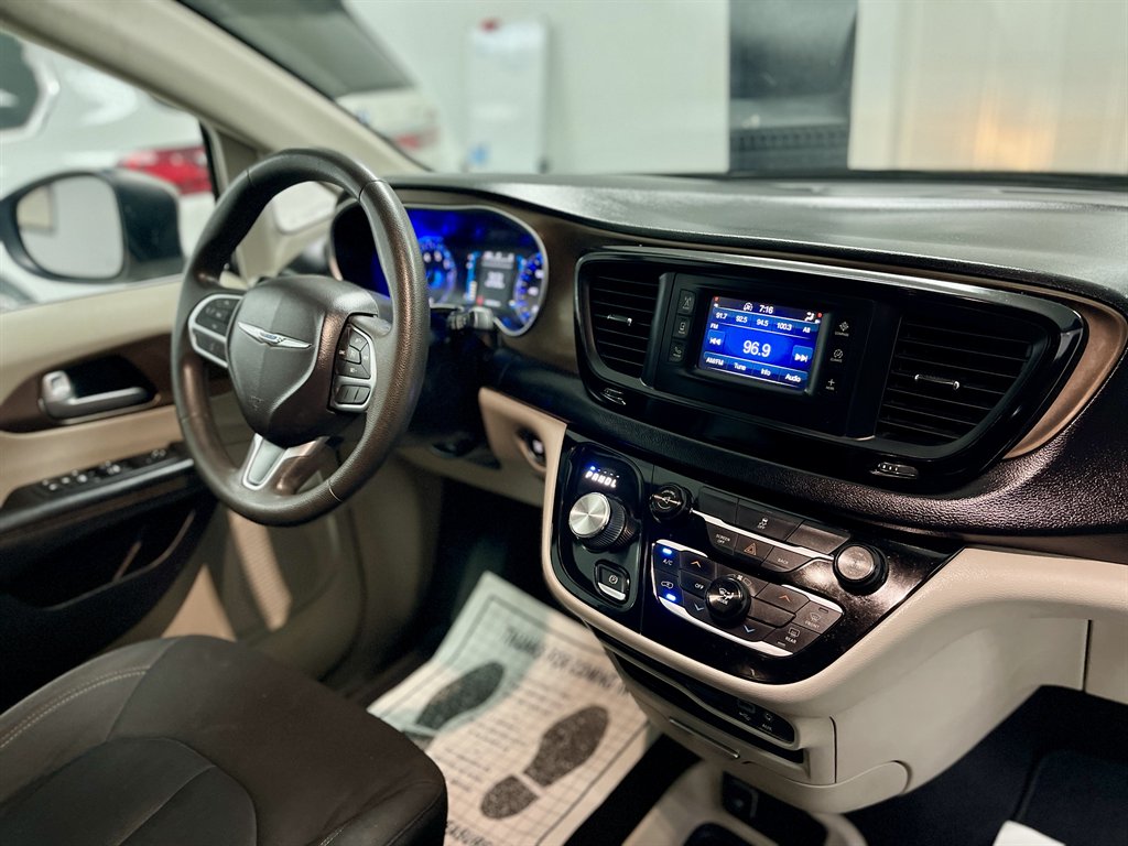 2017 Chrysler Pacifica - $9,998