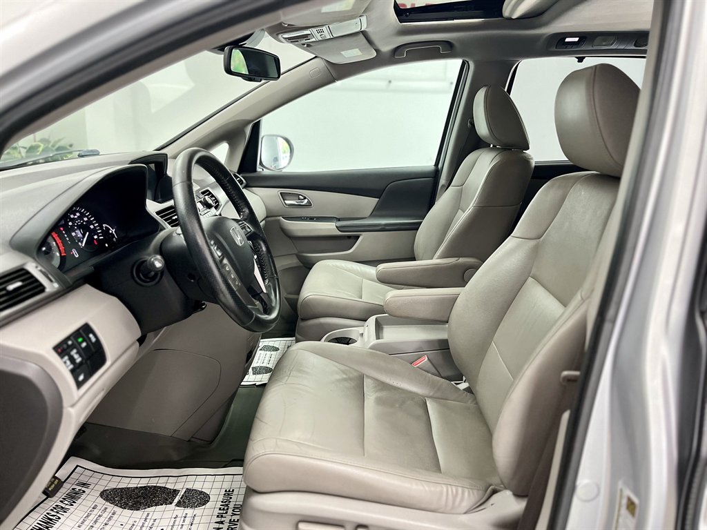 2015 Honda Odyssey - $11,998