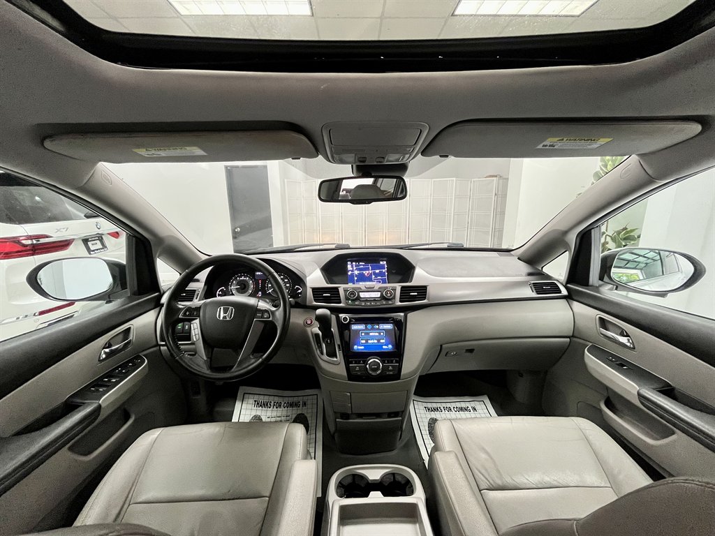 2015 Honda Odyssey - $11,998