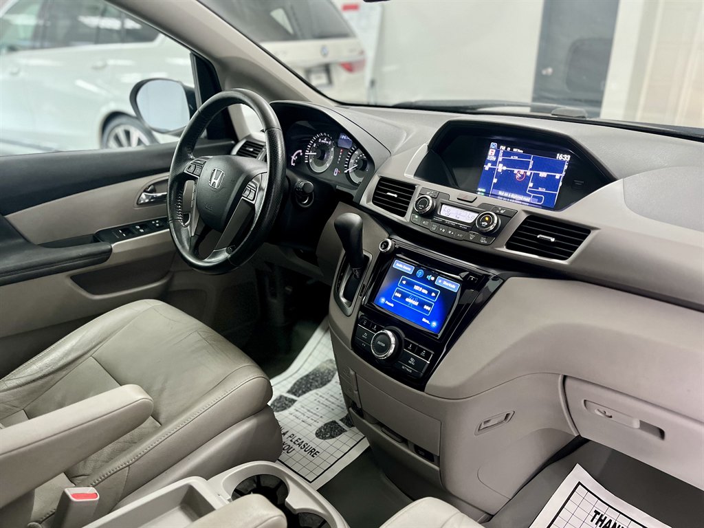 2015 Honda Odyssey - $11,998