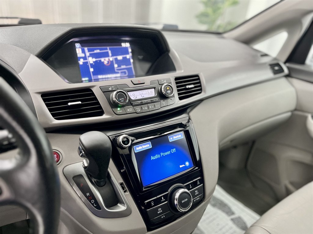2015 Honda Odyssey - $11,998
