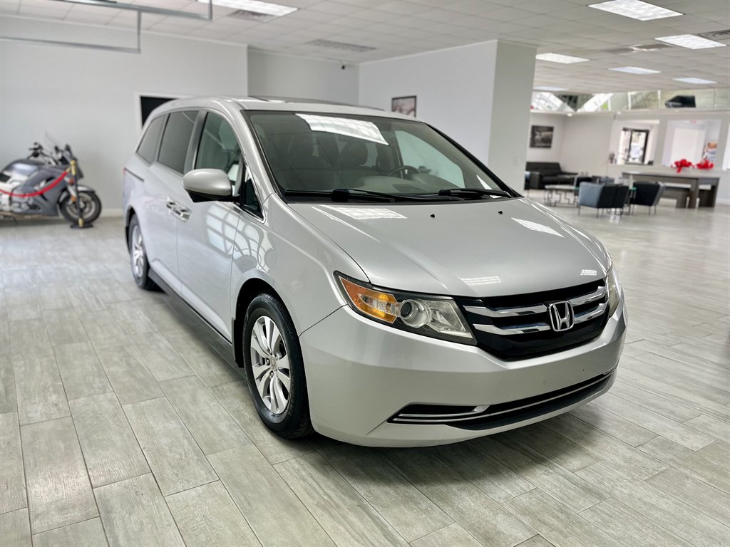 2015 Honda Odyssey - $11,998