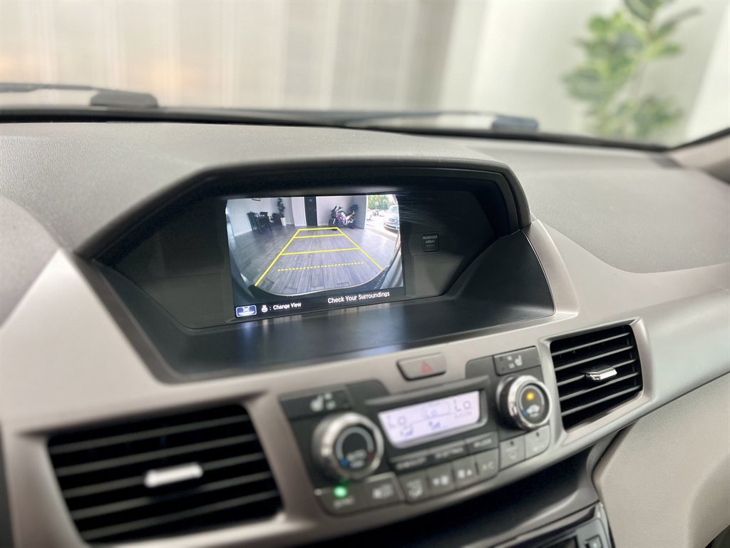2015 Honda Odyssey - $11,998