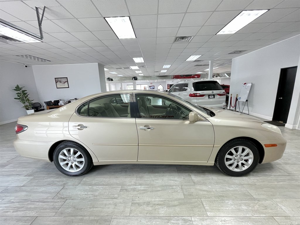 2004 Lexus ES - $8,998