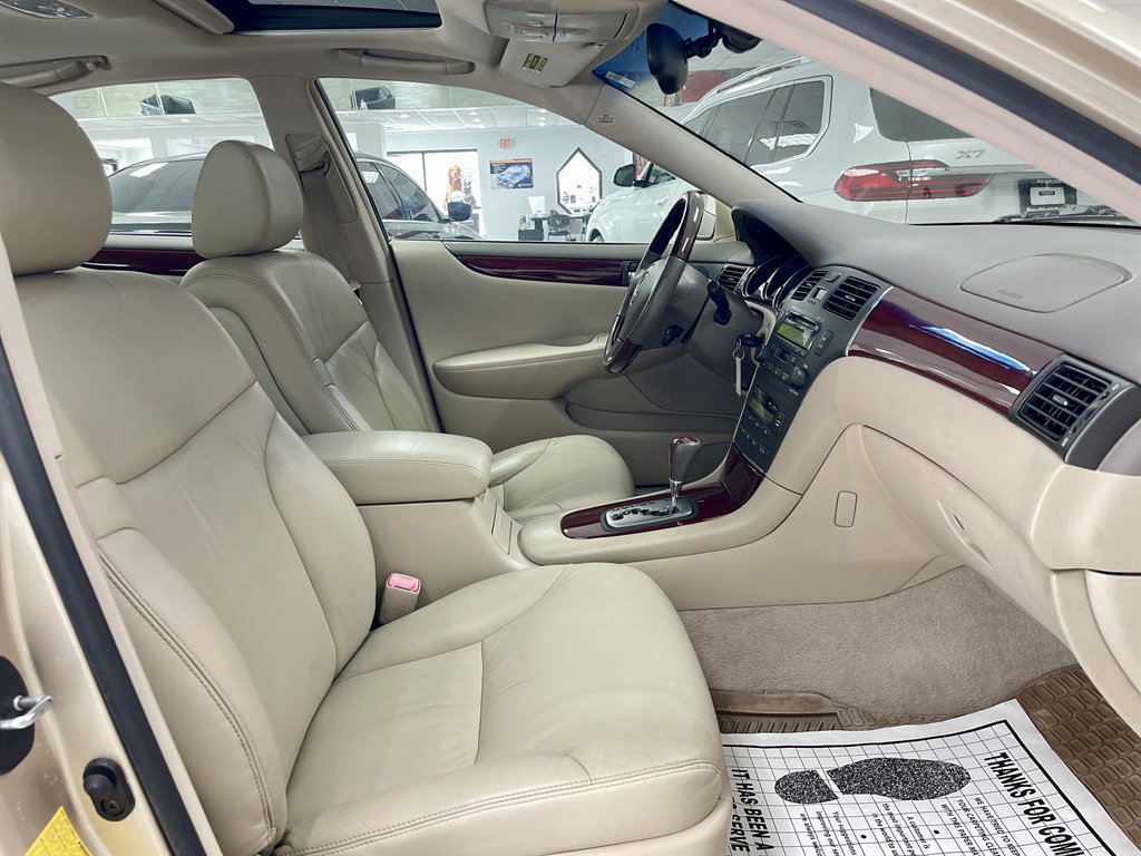 2004 Lexus ES - $8,998