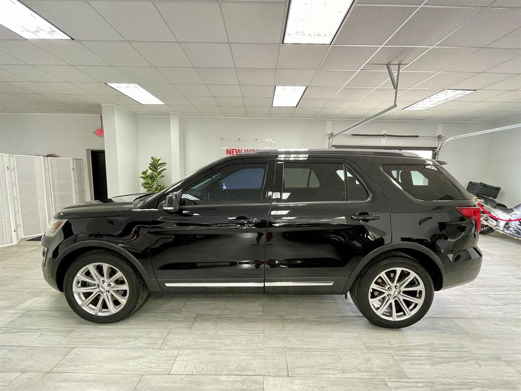 2016 Ford Explorer - $9,998