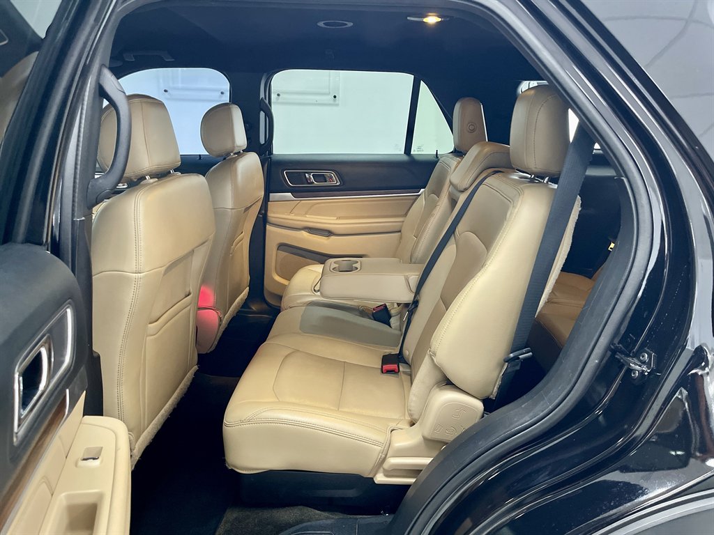 2016 Ford Explorer - $9,998