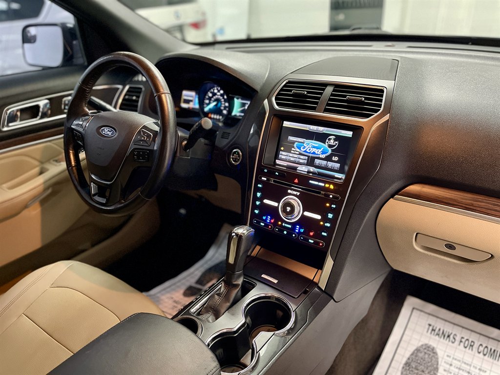 2016 Ford Explorer - $9,998