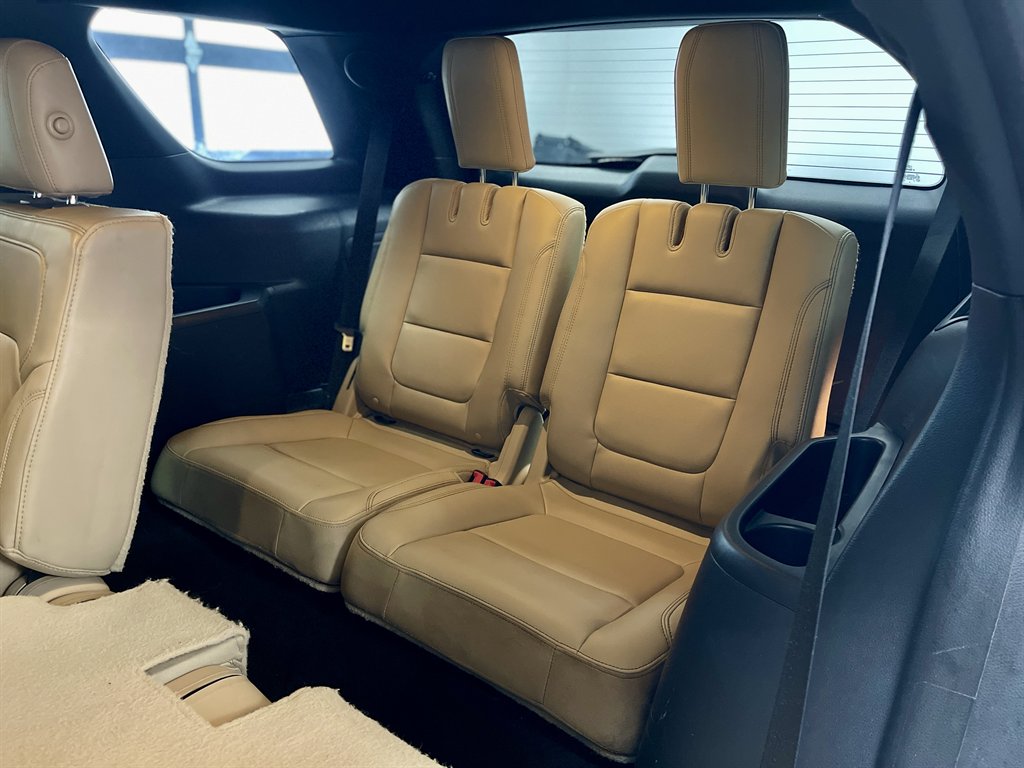 2016 Ford Explorer - $9,998