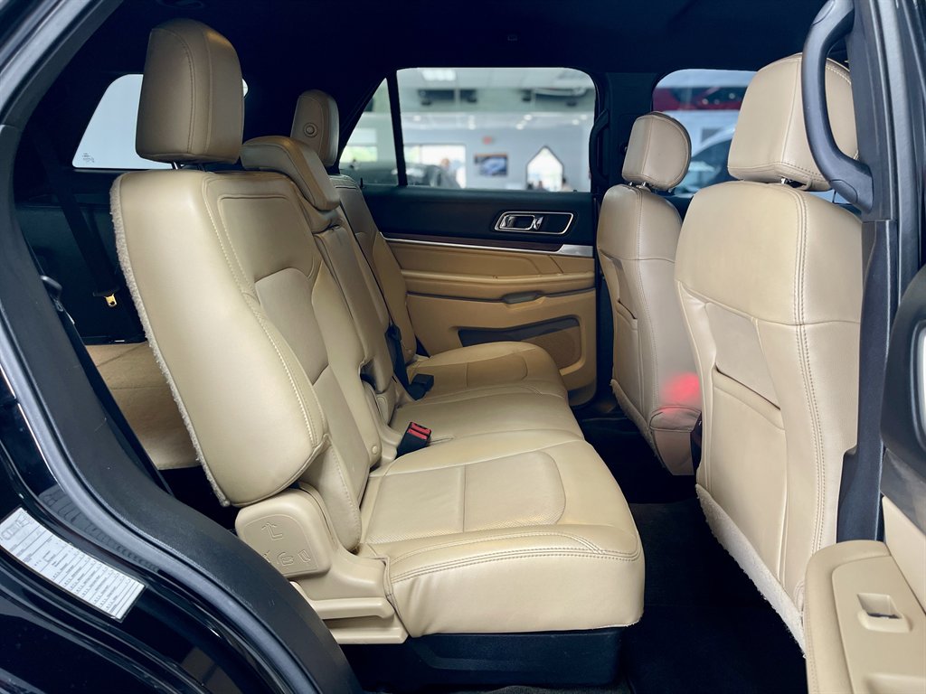 2016 Ford Explorer - $9,998