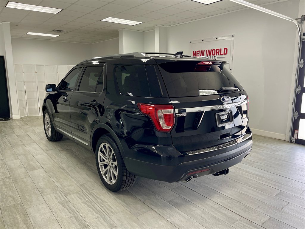 2016 Ford Explorer - $9,998