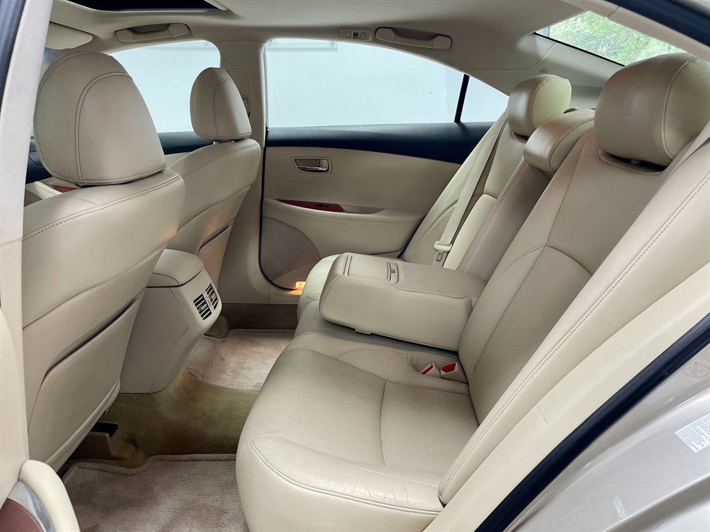 2011 Lexus ES - $9,998