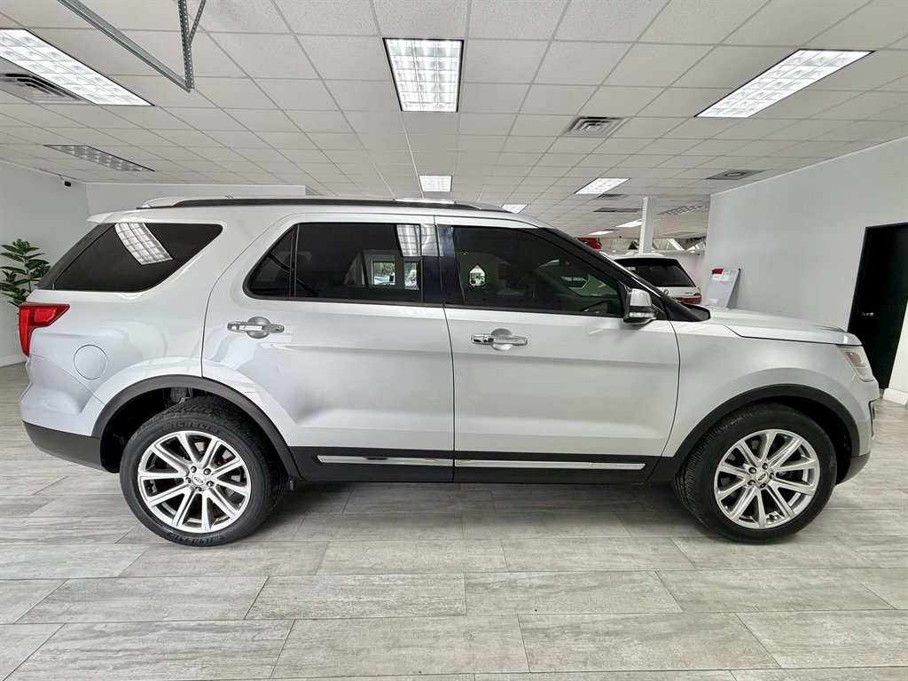 2016 Ford Explorer - $8,998