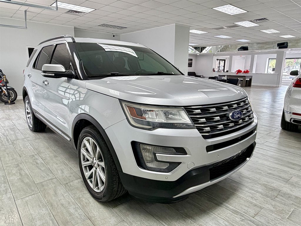 2016 Ford Explorer - $8,998