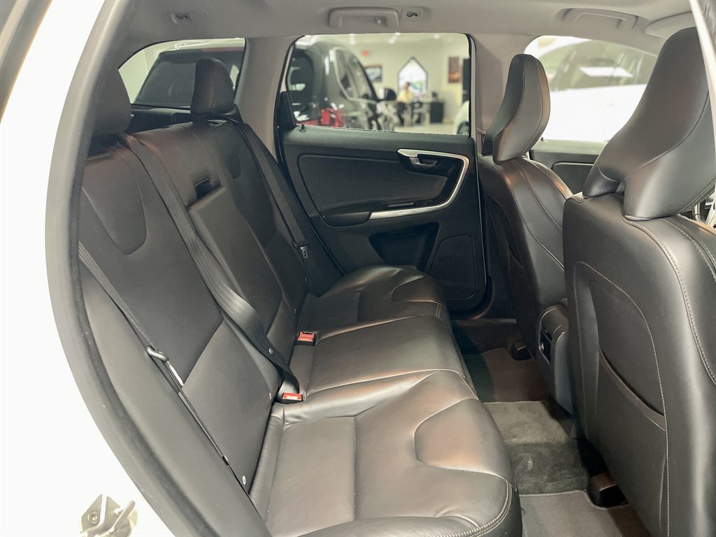 2017 Volvo XC60 - $8,998