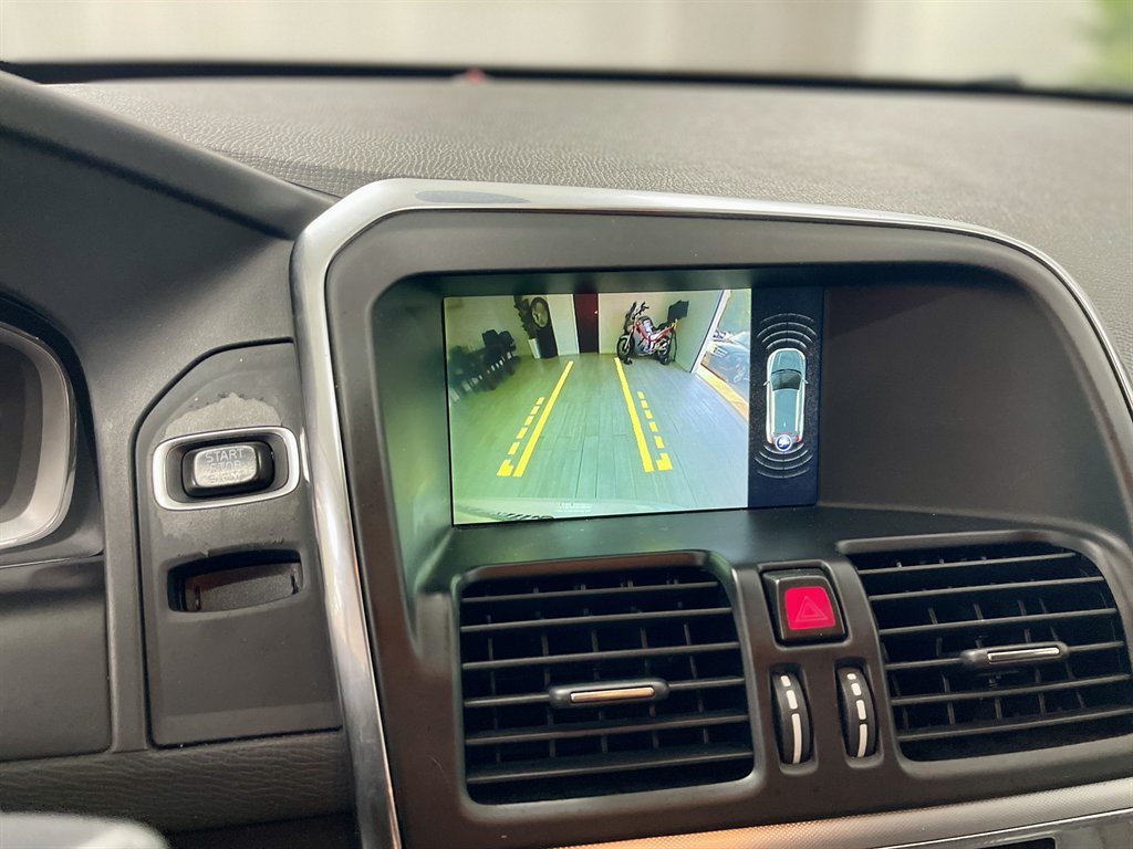 2017 Volvo XC60 - $8,998