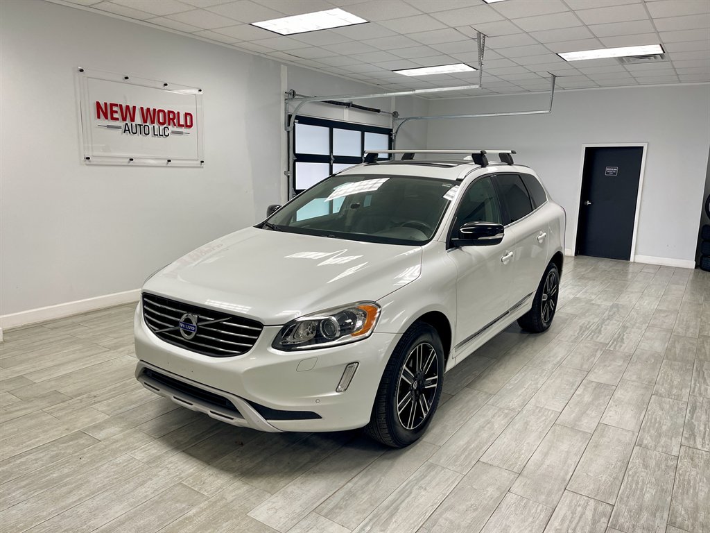 2017 Volvo XC60 - $8,998