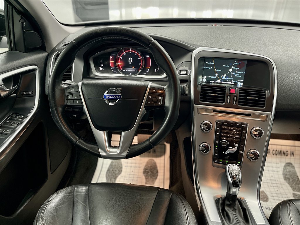 2017 Volvo XC60 - $8,998