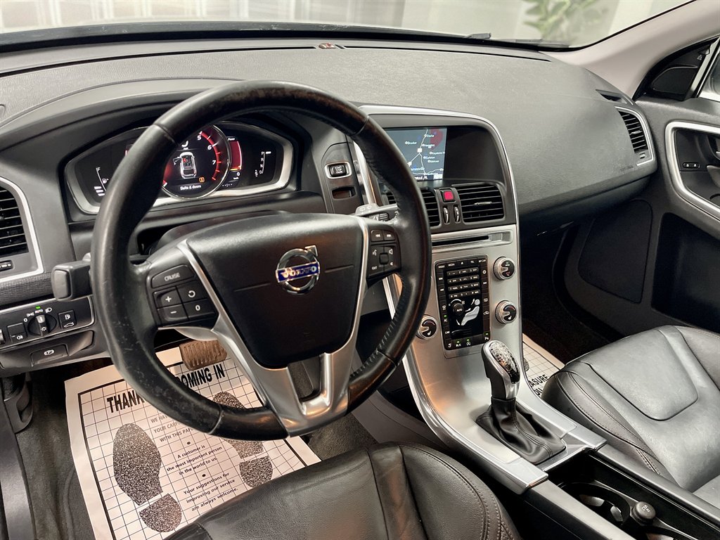 2017 Volvo XC60 - $8,998