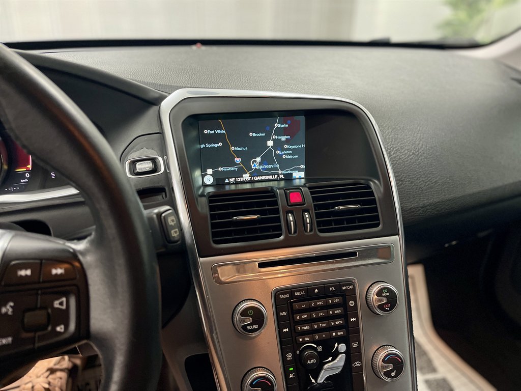 2017 Volvo XC60 - $8,998