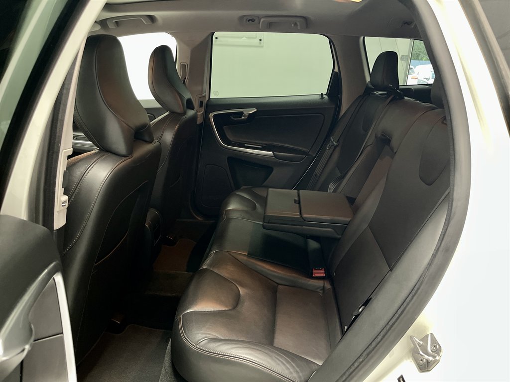 2017 Volvo XC60 - $8,998