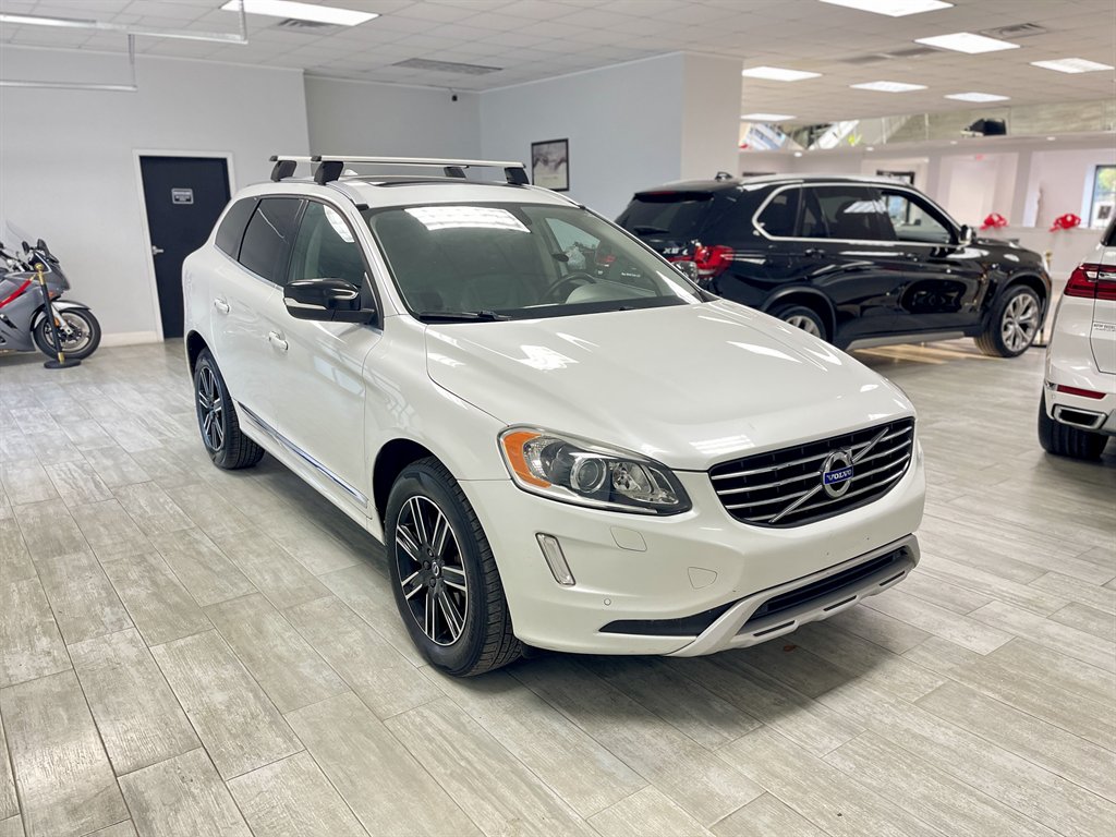 2017 Volvo XC60 - $8,998