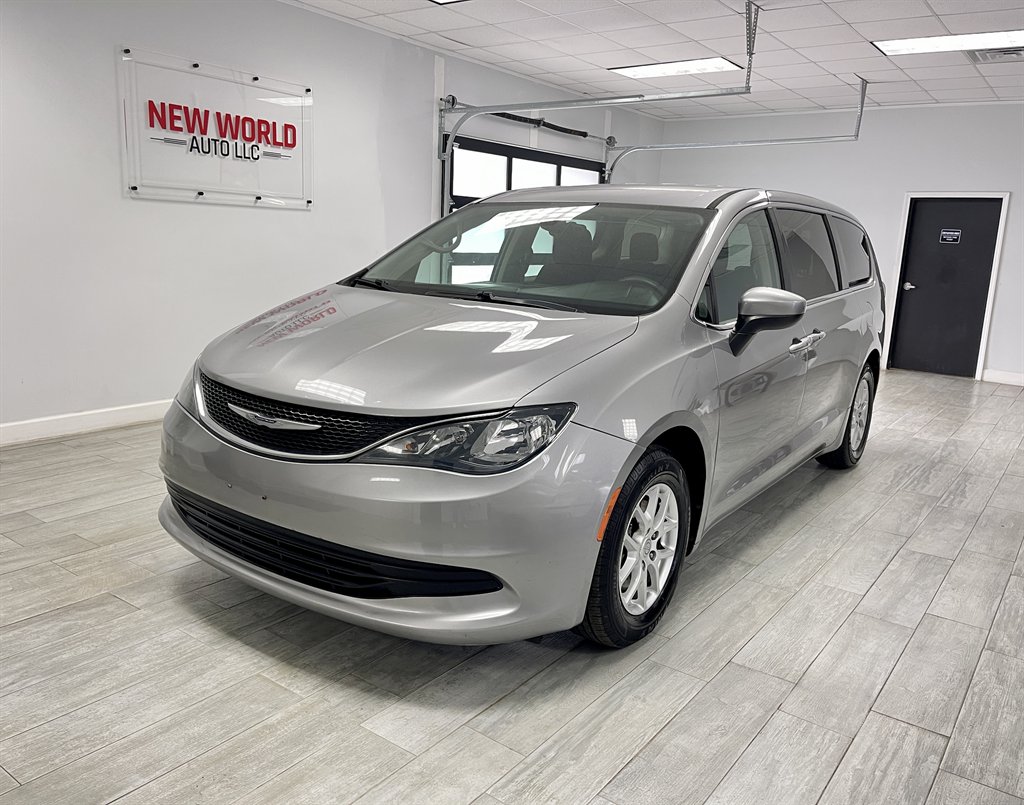 2017 Chrysler Pacifica - $9,998