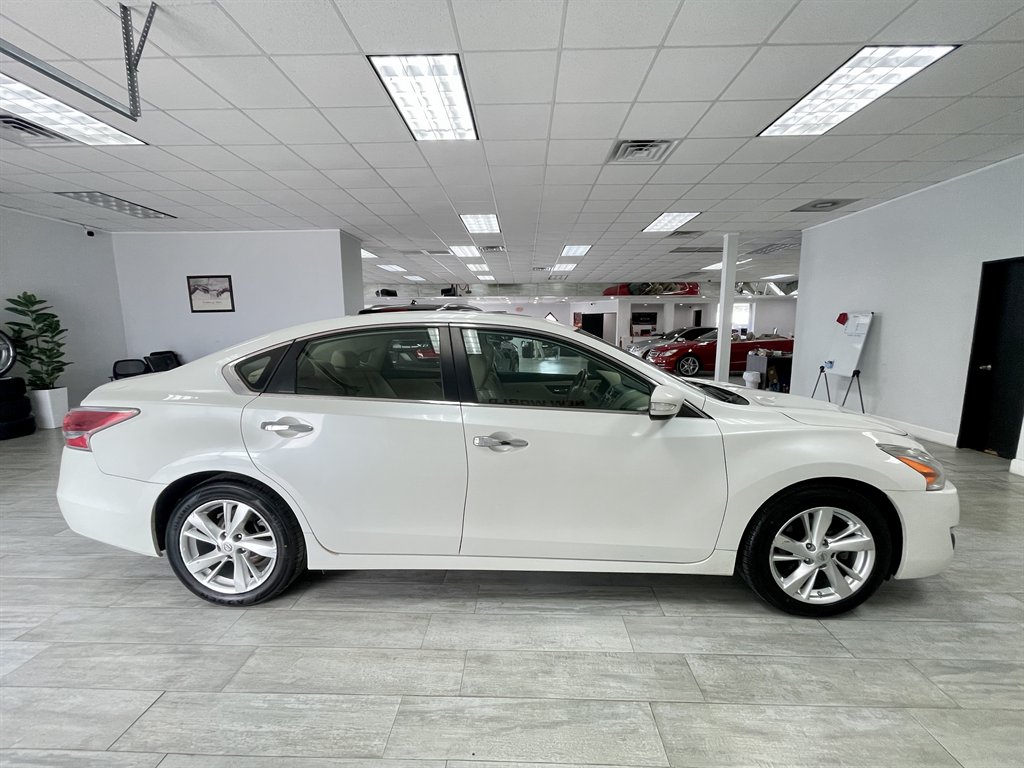 2014 Nissan Altima - $8,998