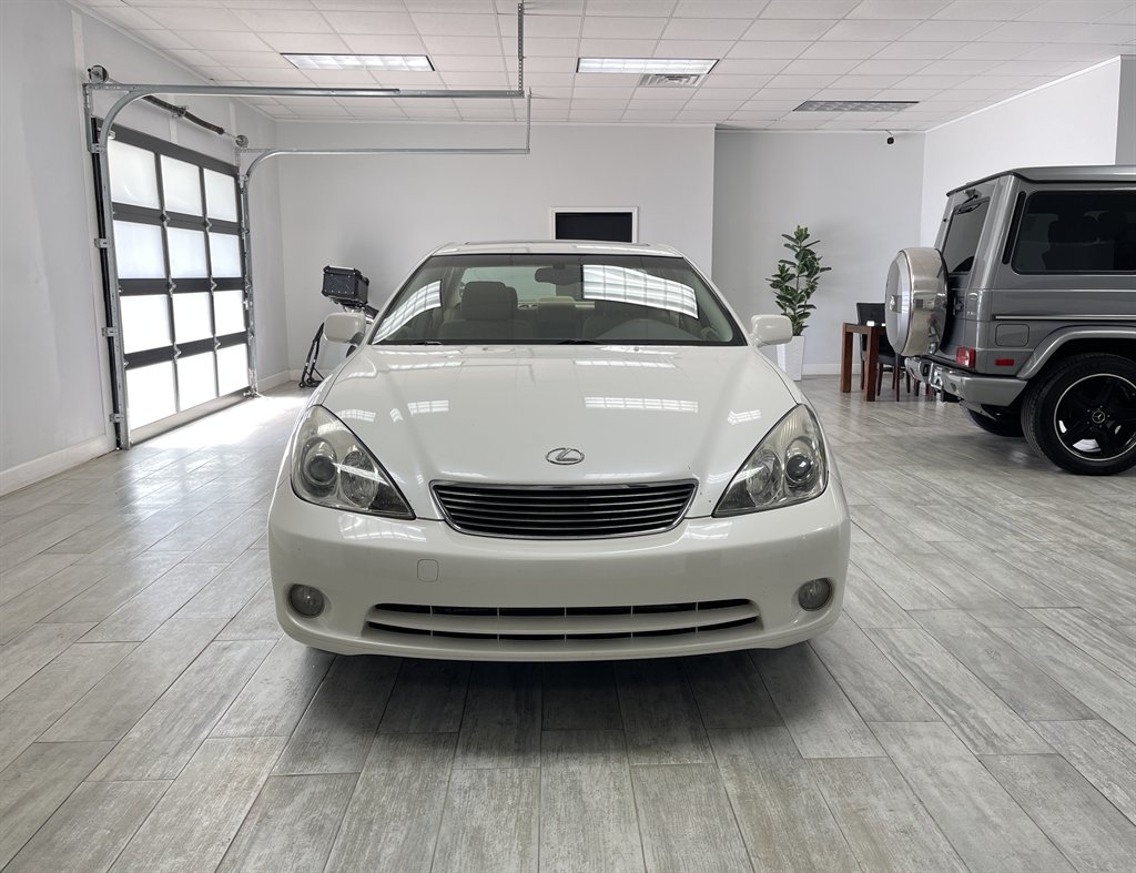 2005 Lexus ES - $4,998