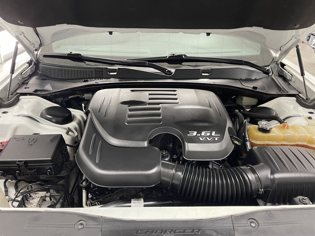 2015 Dodge Charger - $8,998
