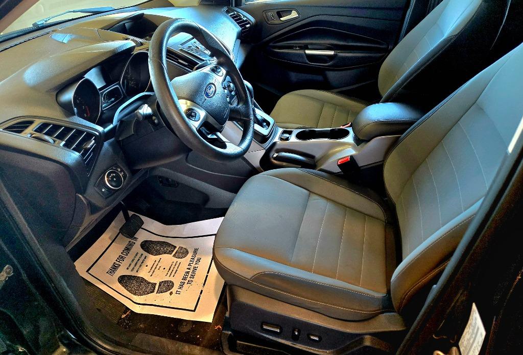 2016 Ford Escape SE photo